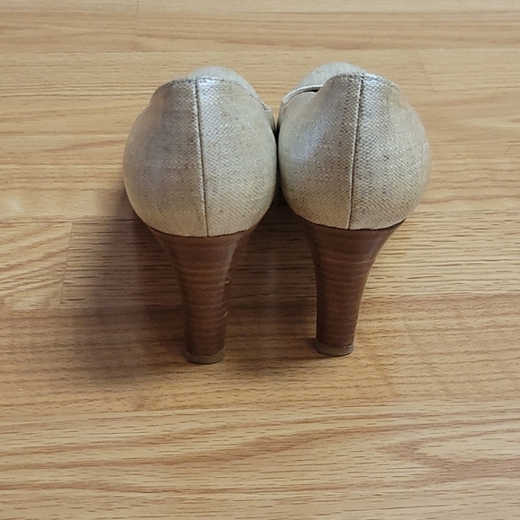 Stuart Weitzman Metallic Beige Pumps Wood Heel 7.5 - Picture 3 of 6